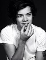 Harry Styles -Hot